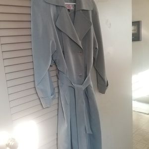 CLASSY!  CHE BELLA TRENCH COAT